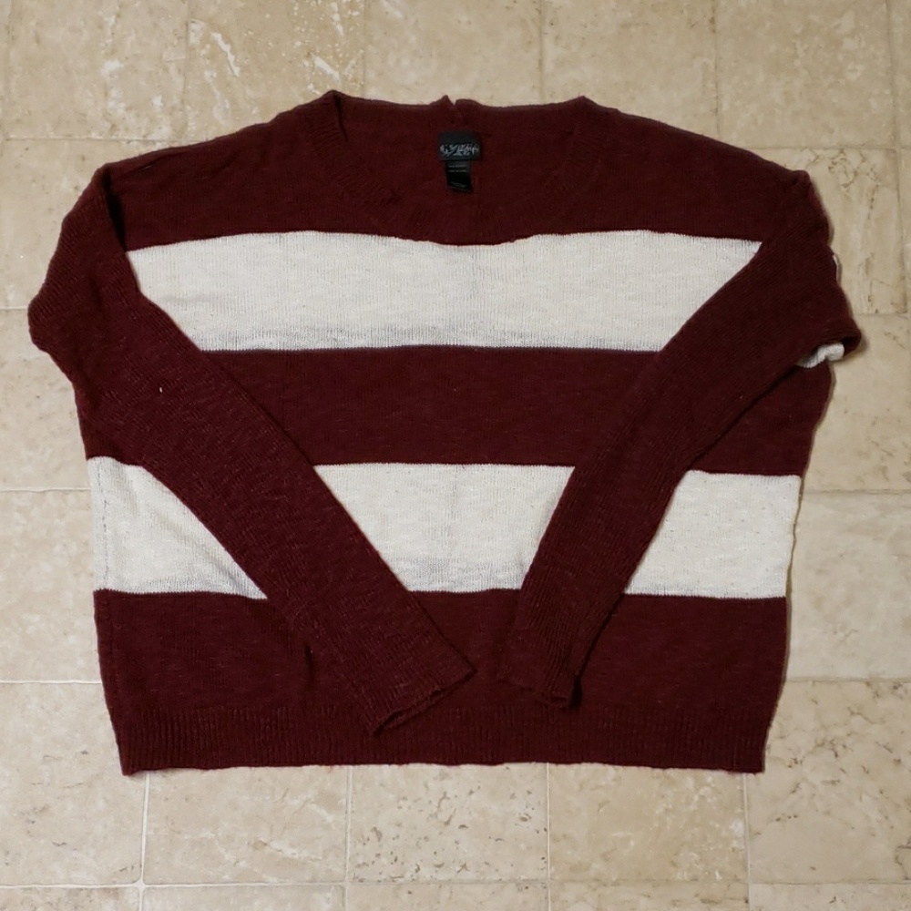 Buckle sweater